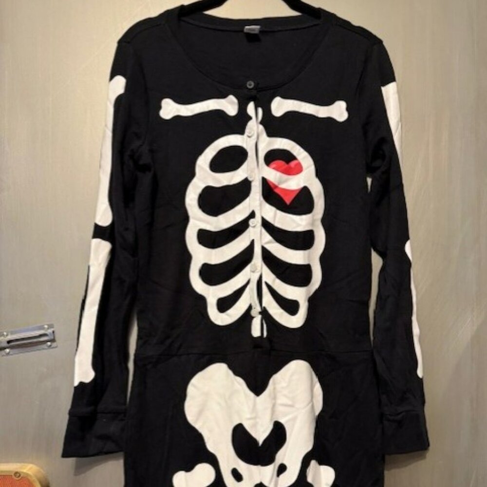 NWT - Glow-in-the-Dark Skeleton with heart One-Piece Jumpsuit - Unisex - Picture 4 of 16